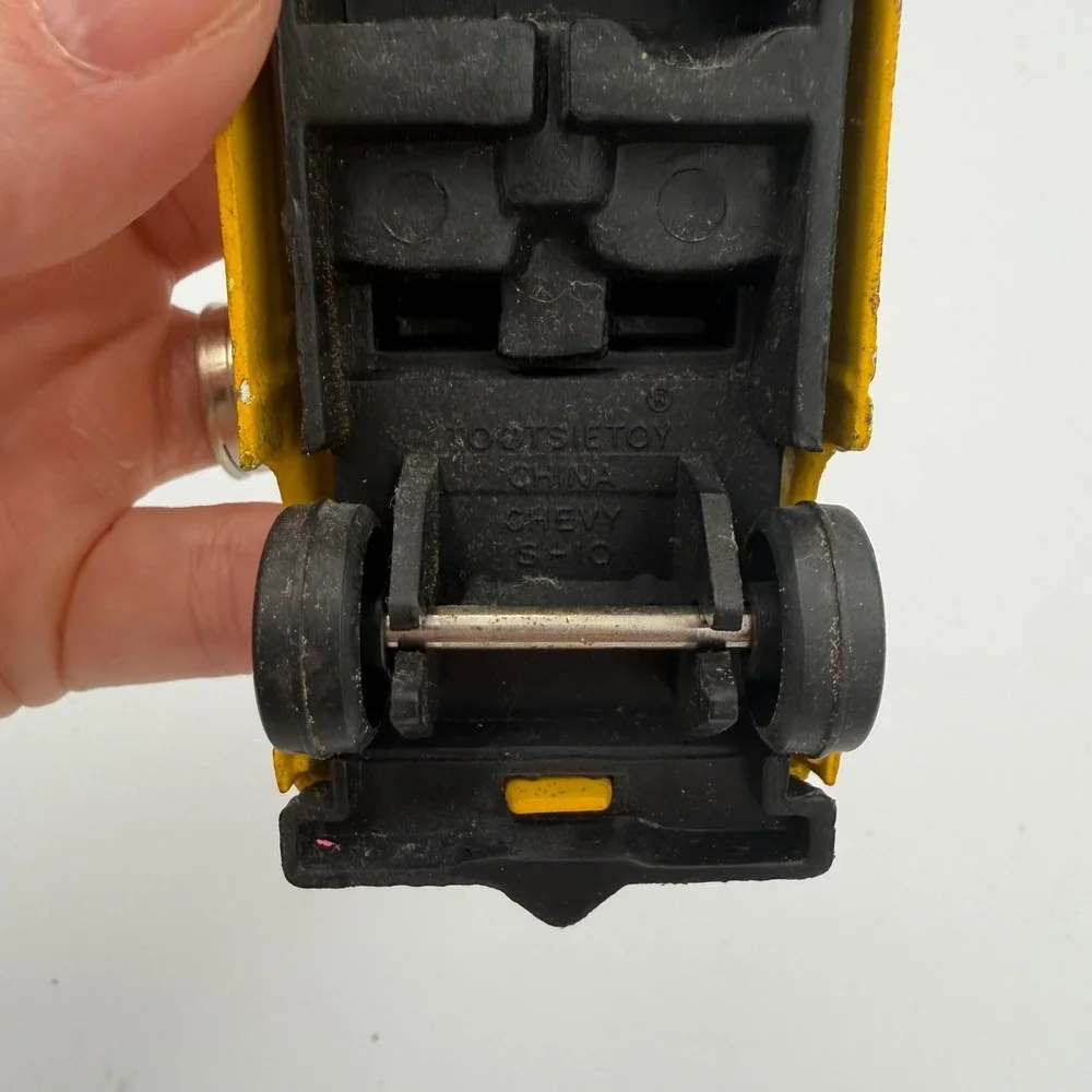 Tootsietoy Chevy S-10 Pickup Truck Dr Pepper Yellow Diecast Vintage Toy 4 Inch